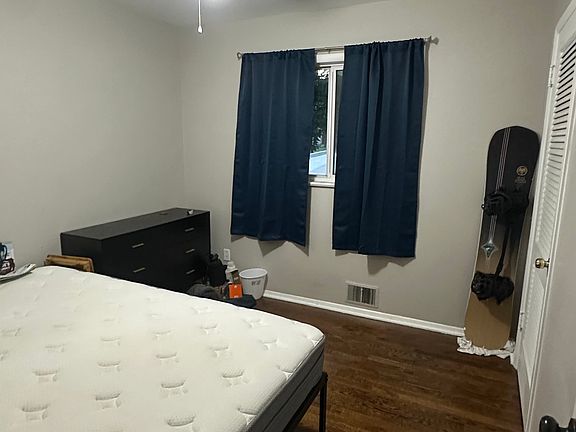 This is a picture of the room for rent on this listing