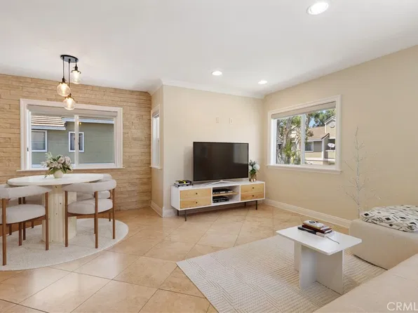 18 Laurel Ln, Aliso Viejo, CA 92656
