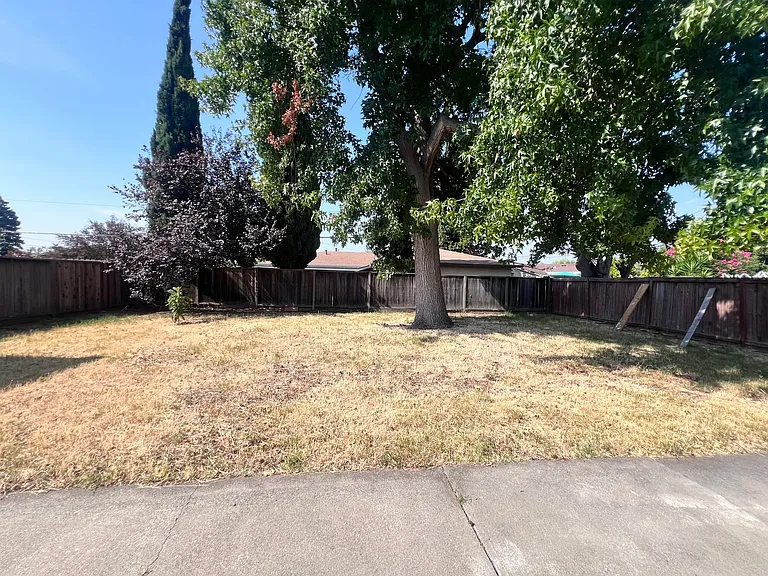 40251 Laiolo Rd — Photo 29