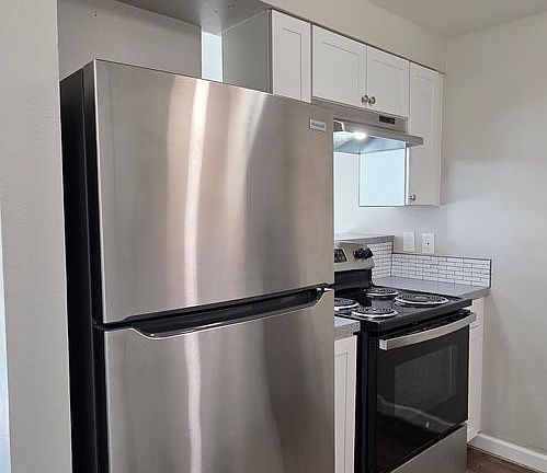3rd image of 4006 Satter Dr NE #1274