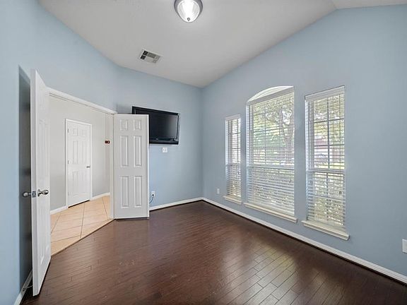 3rd image of 21585 Duke Alexander Dr