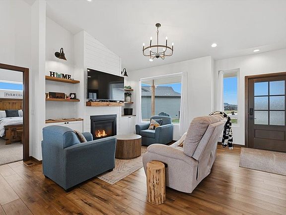5th image of 2657 Top Shelf Ave