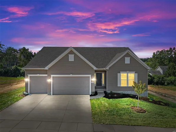 359 Kreder Ridge Cir, Saint Charles, MO 63304
