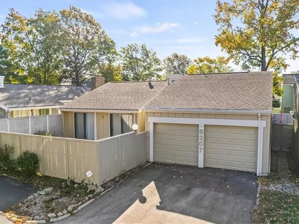 8207 Halsey St, Lenexa, KS 66215