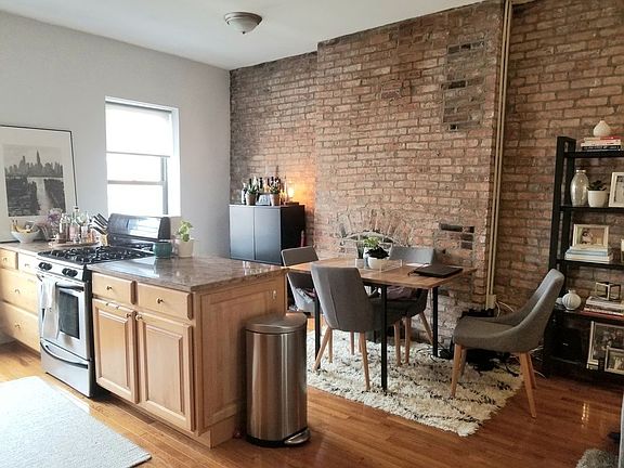 2nd image of 157 Huntington St #3