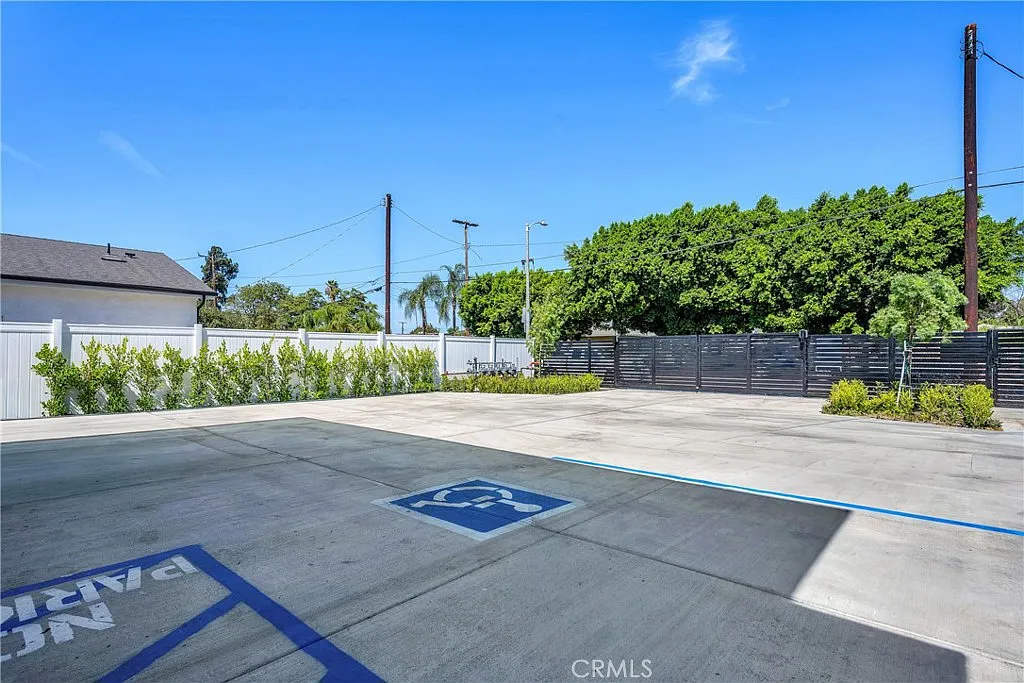 3 bed, 1400 sqft, $3,500 — Photo 4