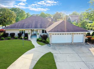 8454 S Park Ave, Burr Ridge, IL 60527