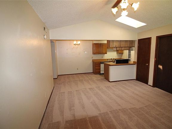 2nd image of 1210 Parkwood Ct