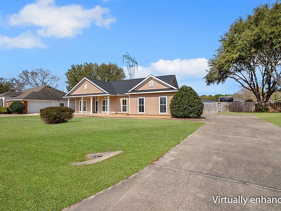 3rd image of 46 Savannah Forest Cir