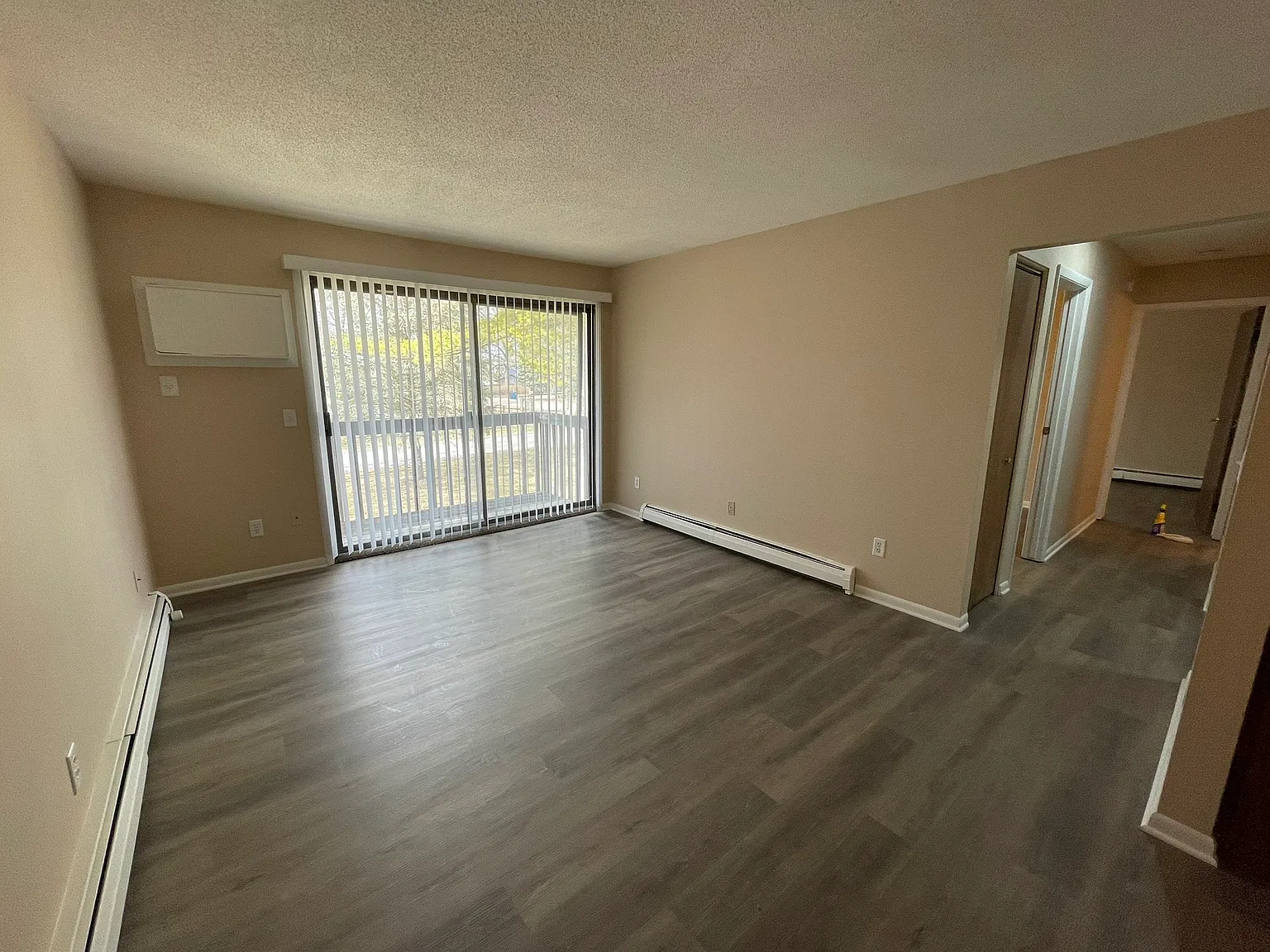 2 bed, 755 sqft, $850 — Photo 3