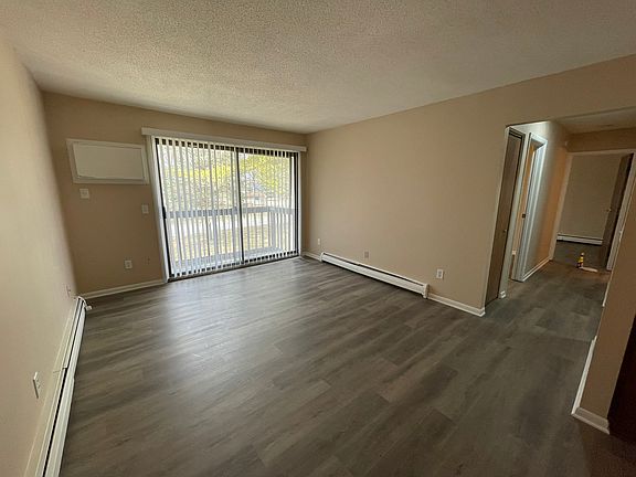 3rd image of 248 Oak St APT 2A