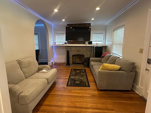 3rd image of 612 Columbia Ave