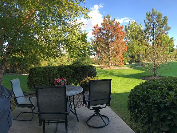 3rd image of 18111 Waterside Cir