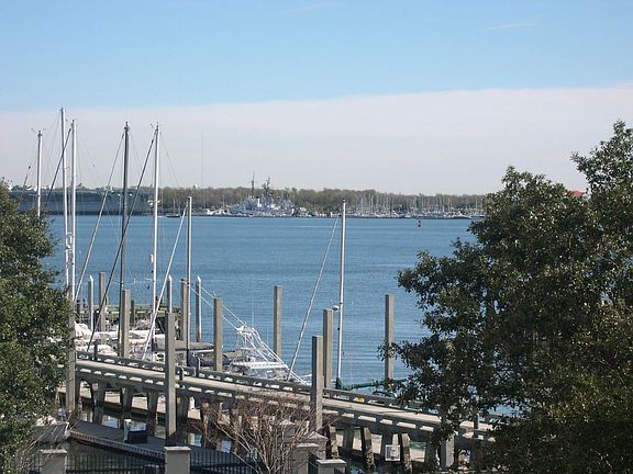 Vies of the Charleston Harbor