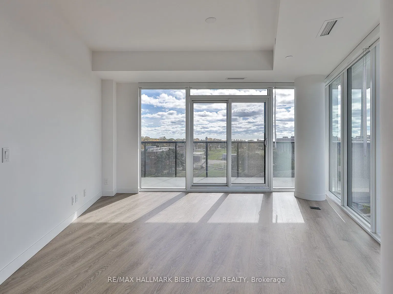 2 bed, $4,000 — Photo 3