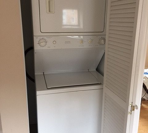 5th image of 948 N Washtenaw Ave APT 3S