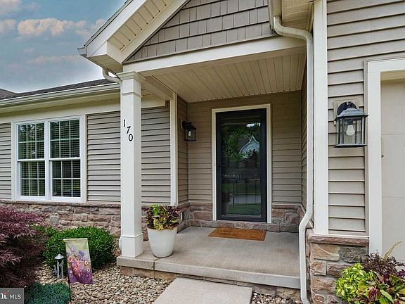 4th image of 170 Hemlock Hill Rd