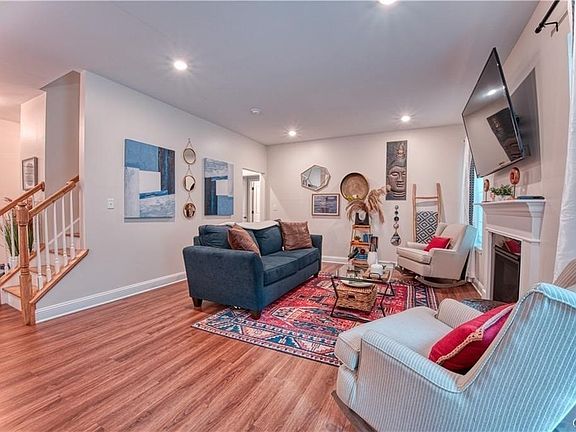 4th image of 931 Park Dr