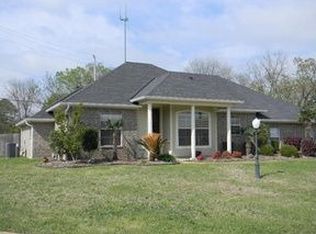 5052 Longstreet Pl, Bossier City, LA 71112