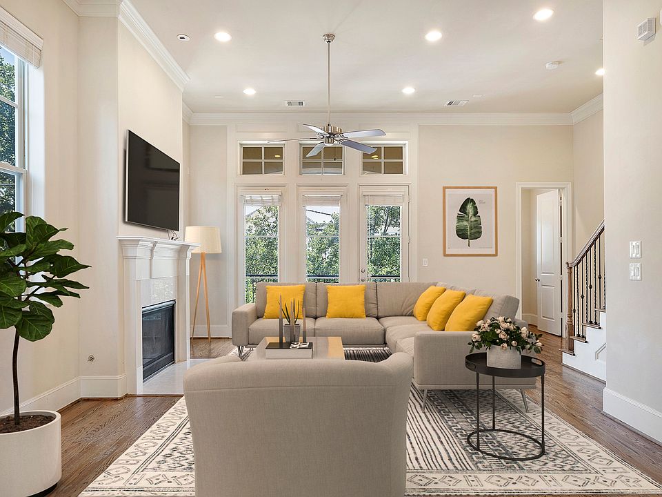 French doors lead to balcony
