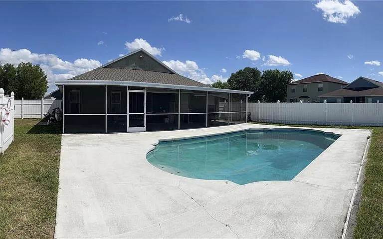4211 Hartford Lake Dr — Photo 34