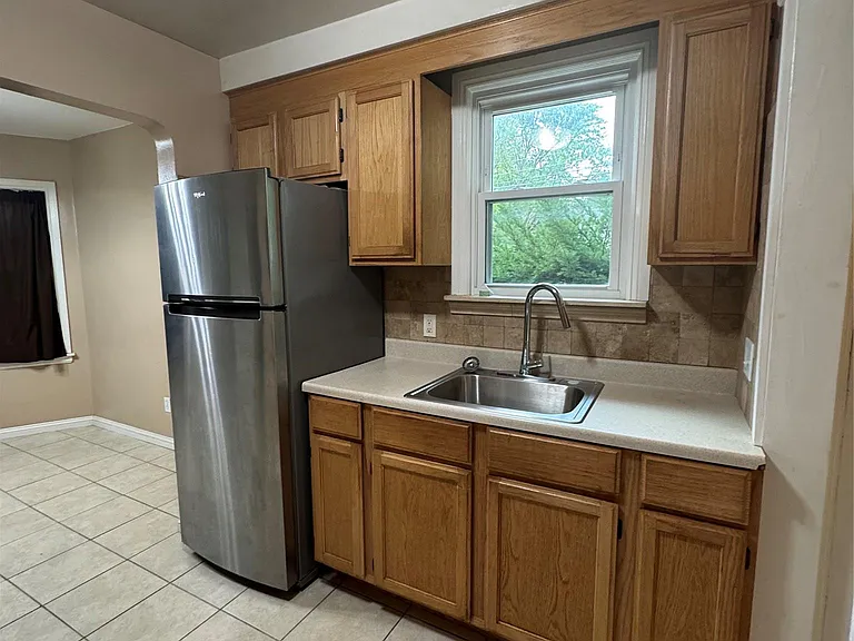 15801 Centralia — Photo 7