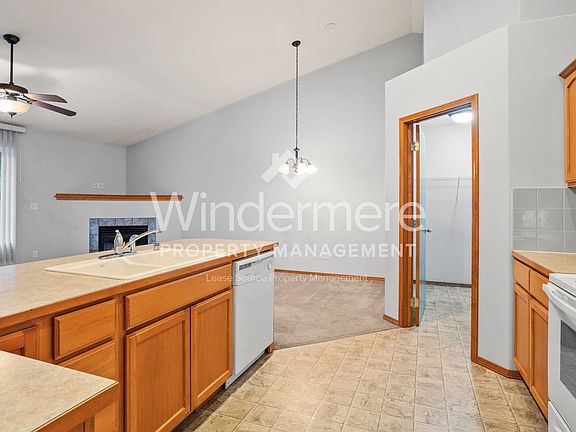 4th image of 1609 N Drummond St #1607