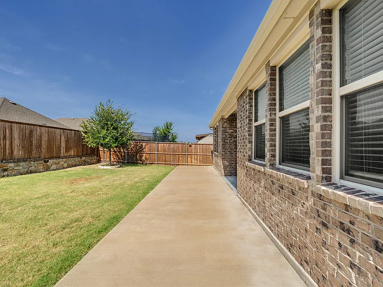 1117 Goldfinch Dr — Photo 33
