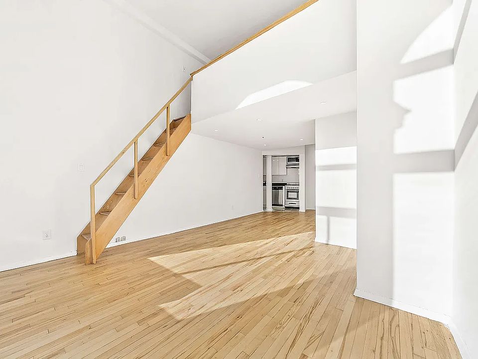 1st image of 67 E 11th St APT 520