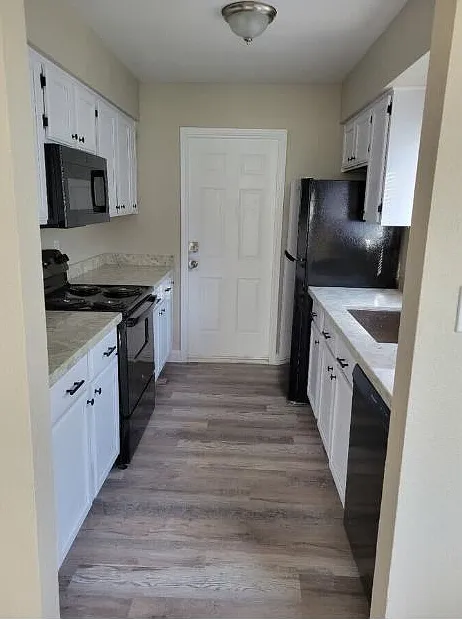 2 bed, 900 sqft, $995 — Photo 2