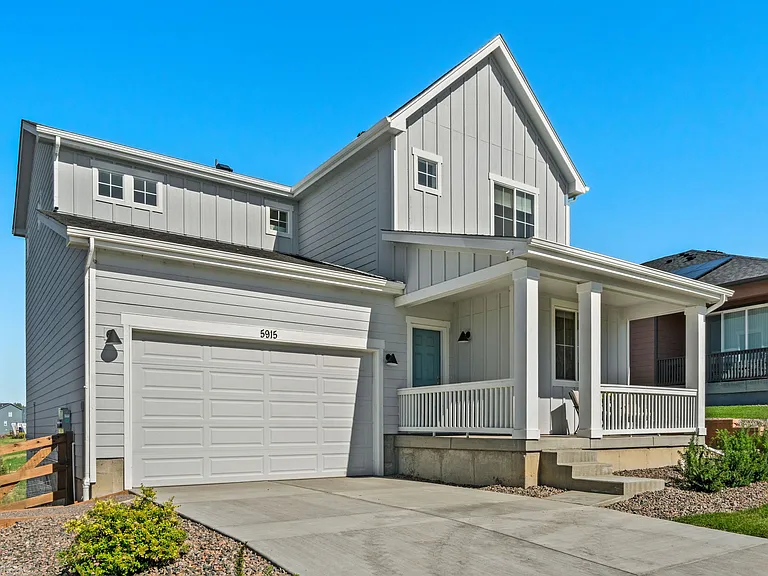 Attached 2 Car Garage