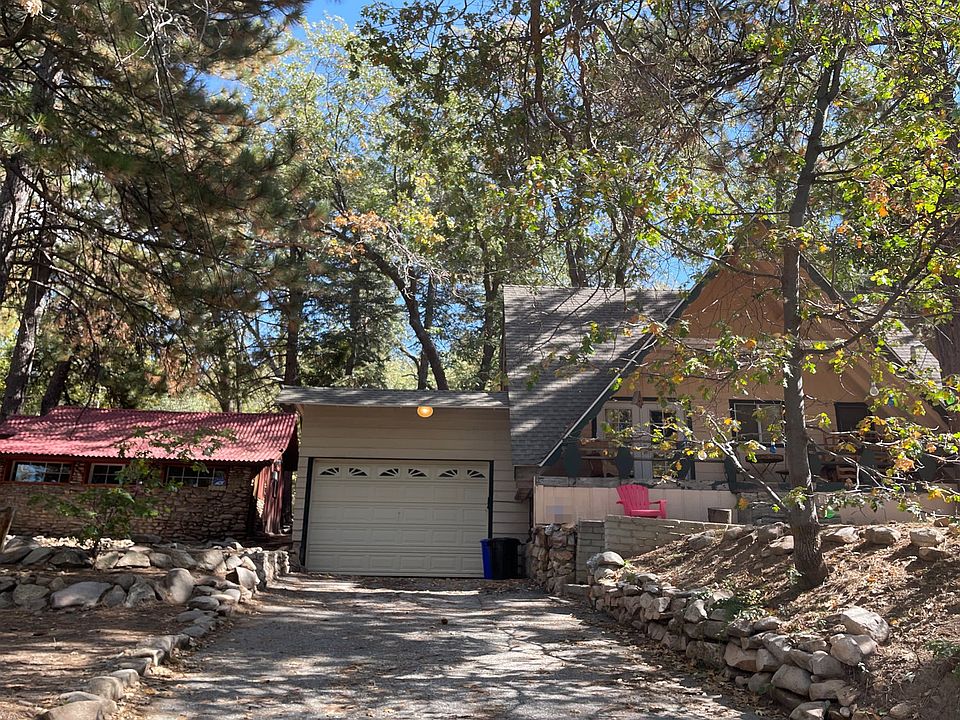 1st image of 2377 Spruce Dr