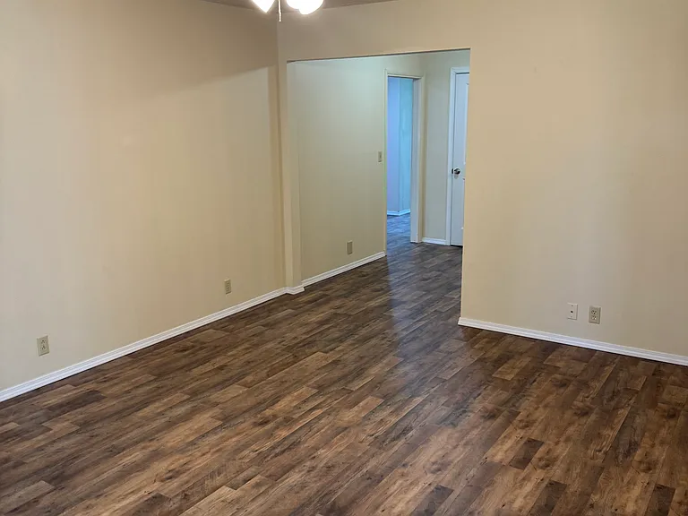 517 W Polk St — Photo 9