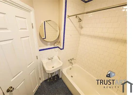3885 Manor St — Photo 6