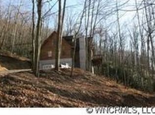 34 Lavern Rd, Hendersonville, NC 28792
