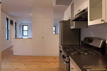 Rented by aptsandlofts.com