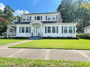 120 E John St, Mount Olive, NC 28365