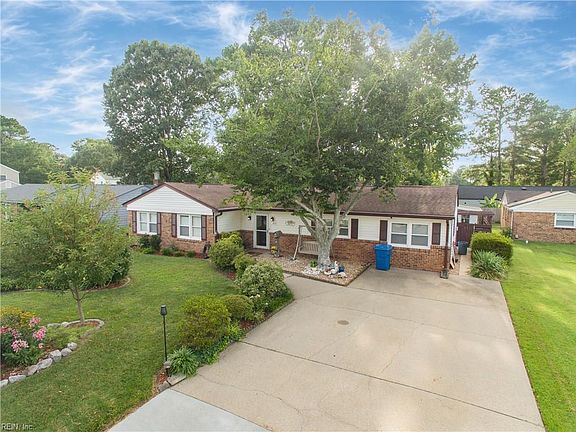 2nd image of 409 Old Forge Ct