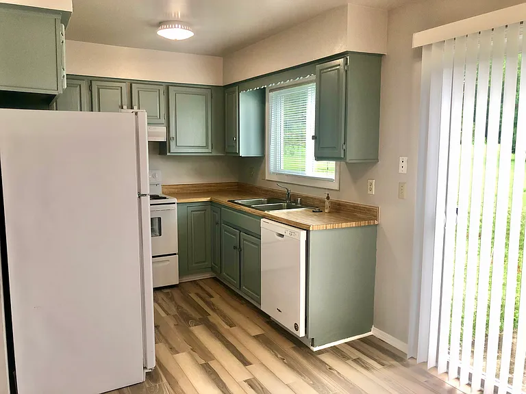 4 Dunraven Ct — Photo 2