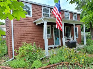 33 Manchester Ave, Keyport, NJ 07735