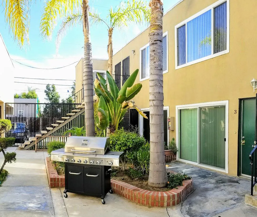 1 bed, 728 sqft, $2,395 — Photo 2