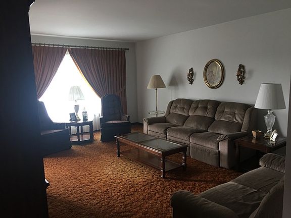 5th image of 501 Escanaba Ave