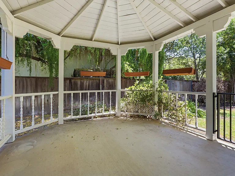 2224 Alamo Pintado Ave — Photo 25