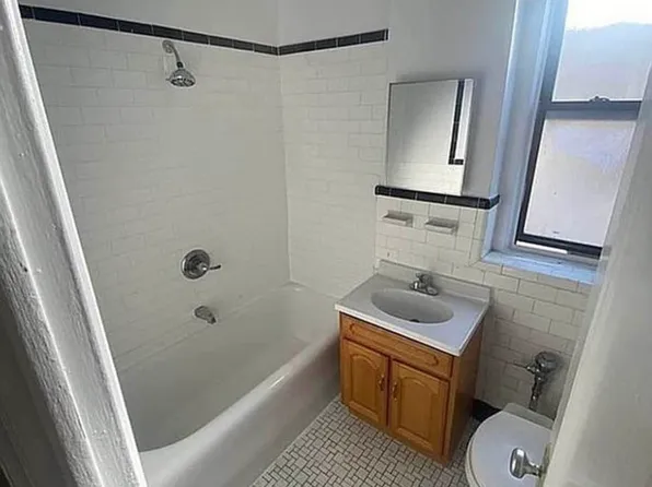 2157 Wallace Avenue image 9 of 11