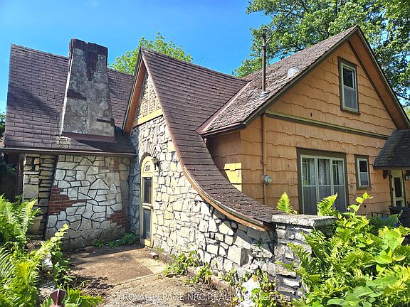 2nd image of 207 Derby Rd