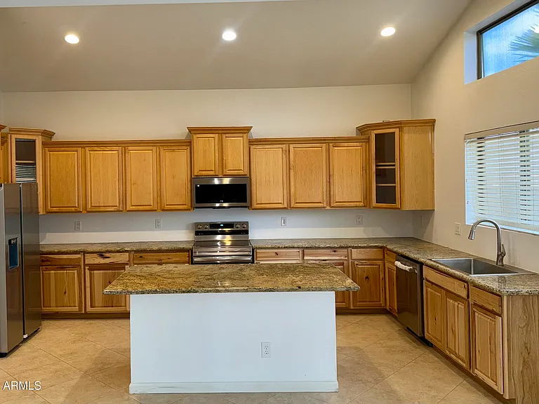 4542 N 111th Dr — Photo 28