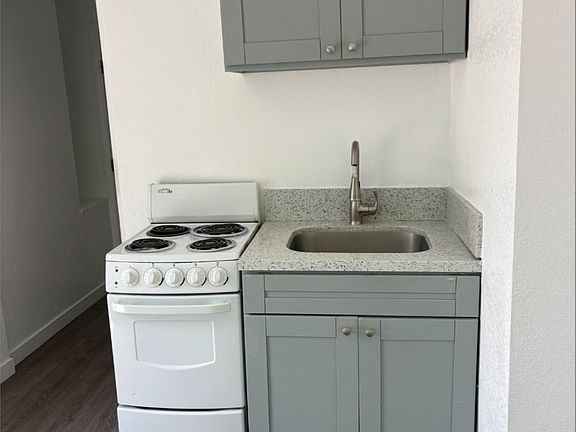2nd image of 2561 Crestline Dr APT C