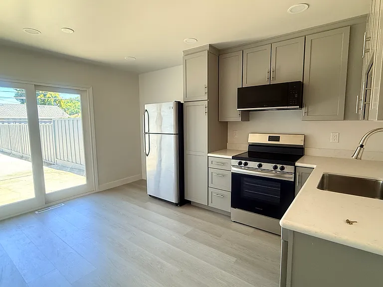 2790 Union Ave — Photo 7