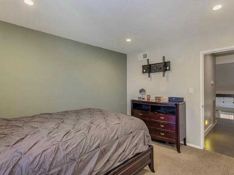 5837 N 8th Pl — Photo 9