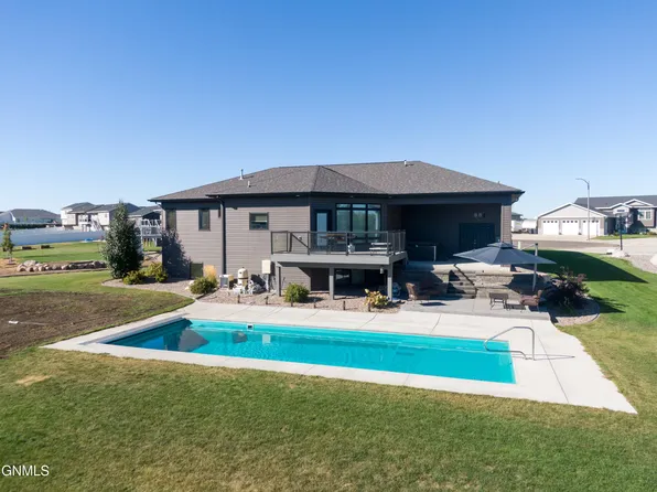 1208 Plains Bnd SE, Mandan, ND 58554